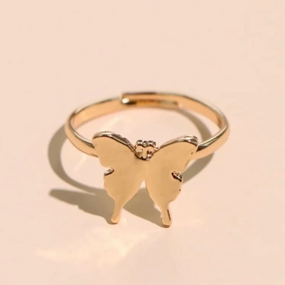 3/$30 💛 Butterfly Ring